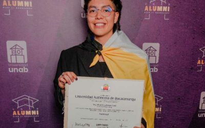 Sac del Río Guevara, la primera persona con un título no binario de la UNAB