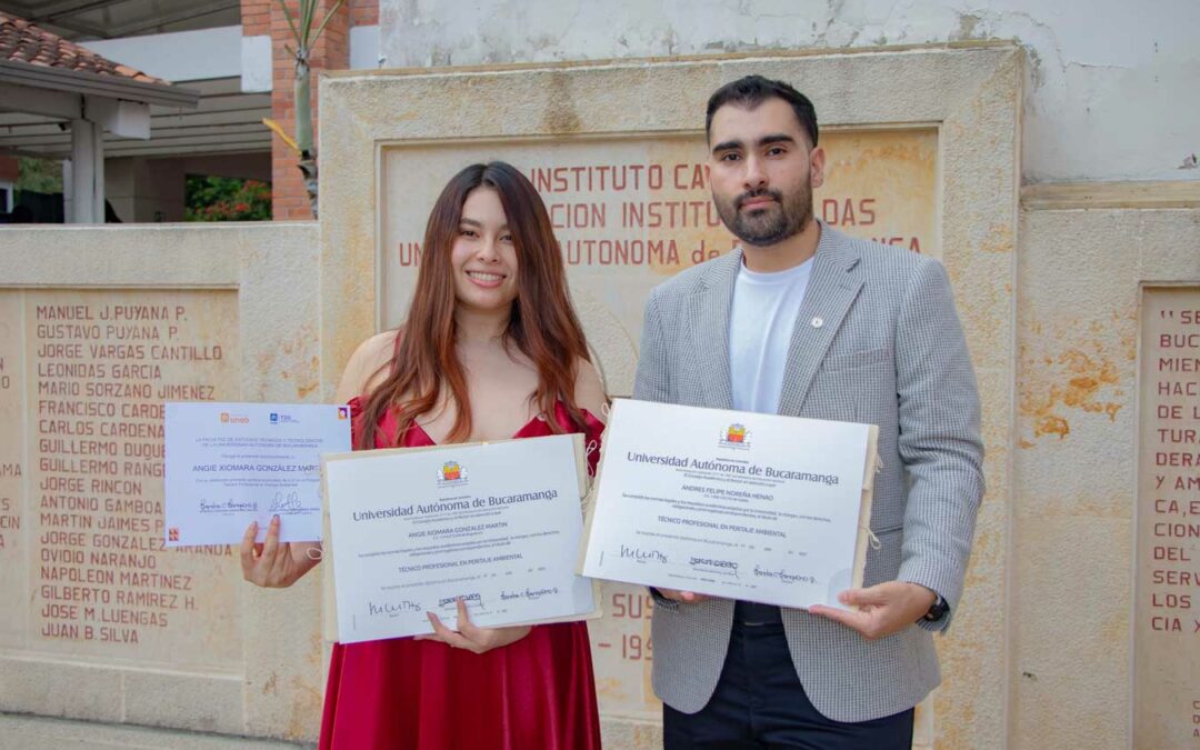 Técnicos en peritaje ambiental de diferentes regiones de Colombia se graduaron de la UNAB