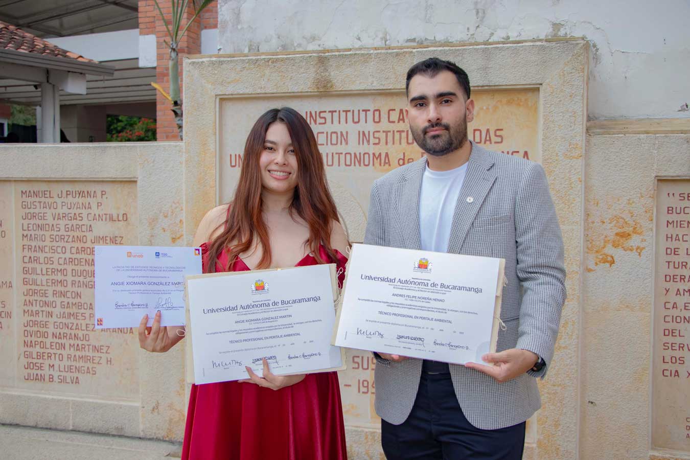 Técnicos en peritaje ambiental de diferentes departamentos se graduaron en la UNAB