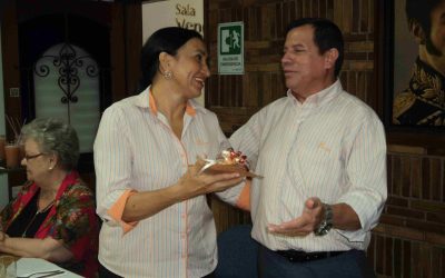 Gratitud y reconocimiento a dos colaboradores que culminan su ciclo en la UNAB