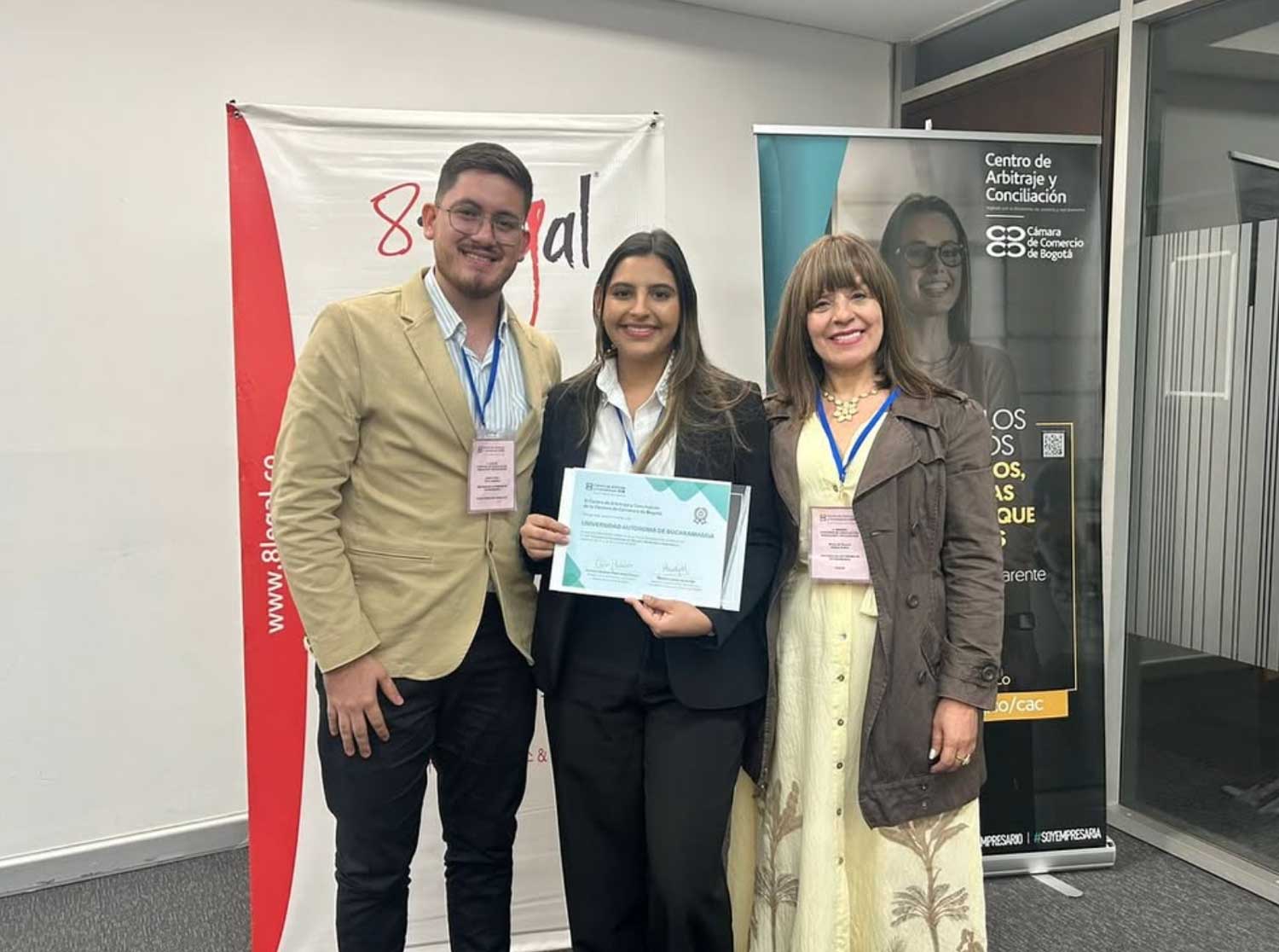 Estudiantes UNAB se destacan en concurso nacional de conciliación en derecho