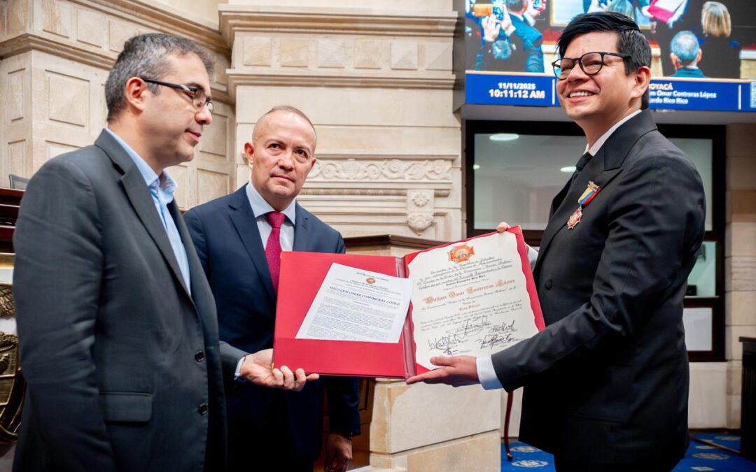 Profesor UNAB recibe la máxima distinción de la Cámara de Representantes por su aporte a la ciencia y la salud