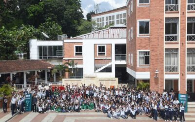 Niños y jóvenes ingenian a Bucaramanga desde la UNAB