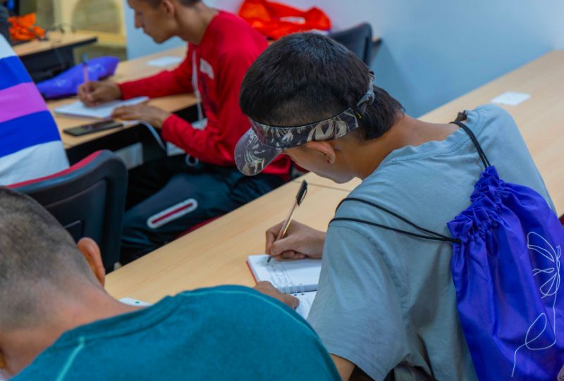 Universidad UNAB ejecuta programa de formación para personas en condición de calle