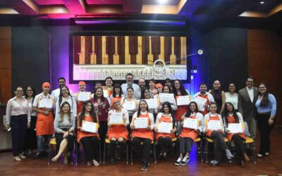 Primera cohorte de 26 ‘Embajadores de Servicio a la Mesa’ formados en la UNAB