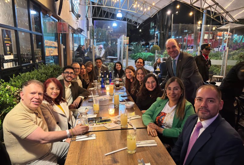 La UNAB reúne a sus graduados en Bogotá para fortalecer lazos, celebrar logros y proyectar el futuro institucional