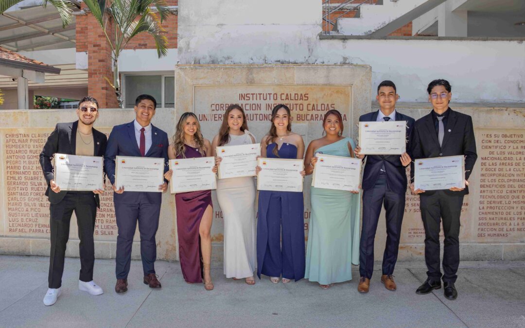 335 nuevos graduados celebran su logro en la primera ceremonia de 2026