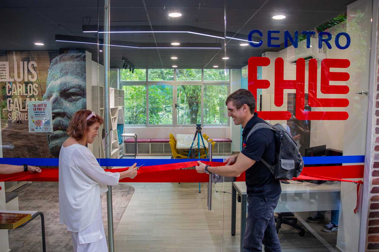 Primer centro de escucha, habla, lectura y escritura de Santander es de la UNAB