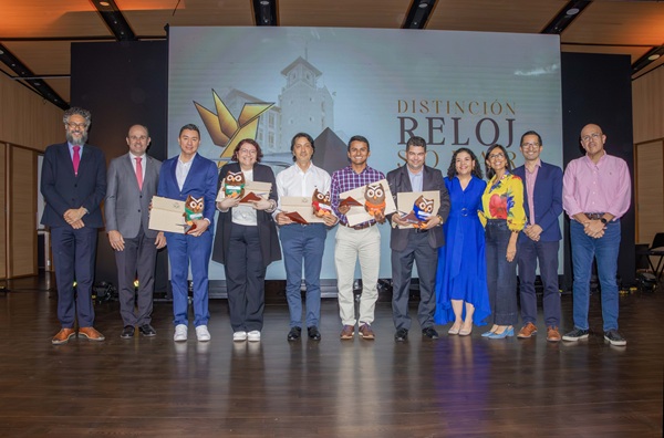 Una vida dedicada a la educación: así se vivió la Distinción Reloj Solar 2026 