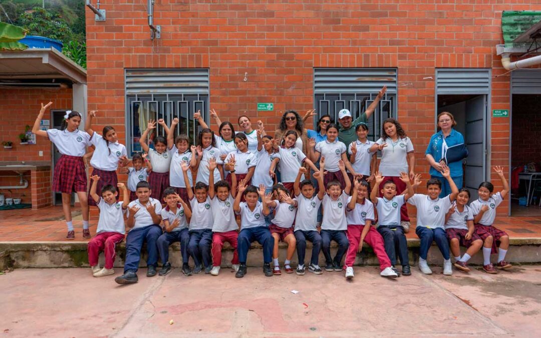 Ulibro llegó a la Comuna 14 para celebrar el Día del Idioma