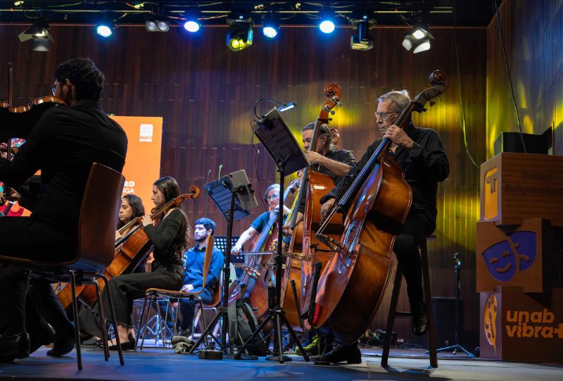 Orquesta Sinfónica UNAB inaugura Ulibro 2026 con carnaval brasileño