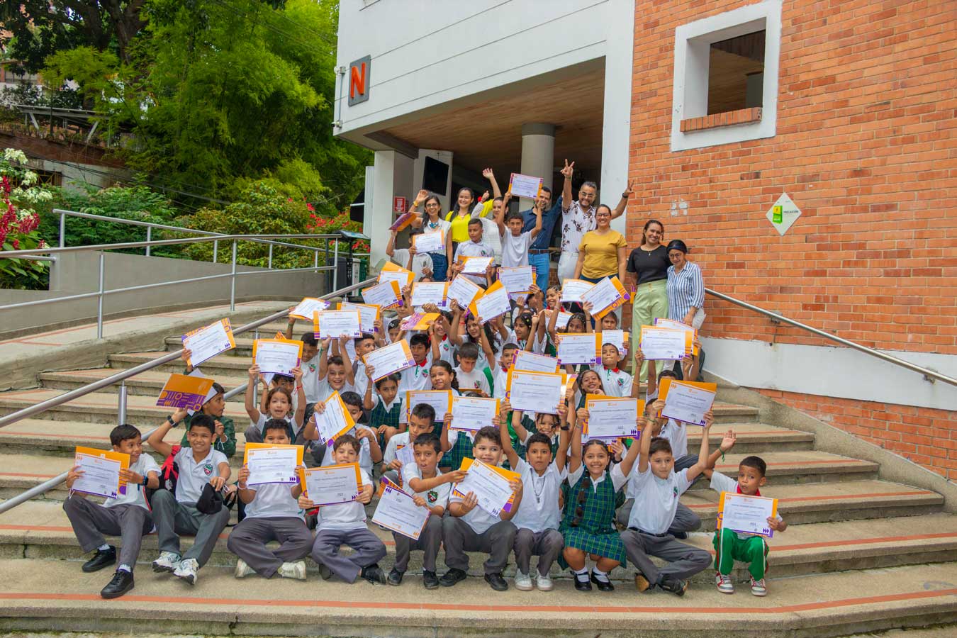 69 niños se certificaron en la UNAB como líderes transformadores de sus territorios