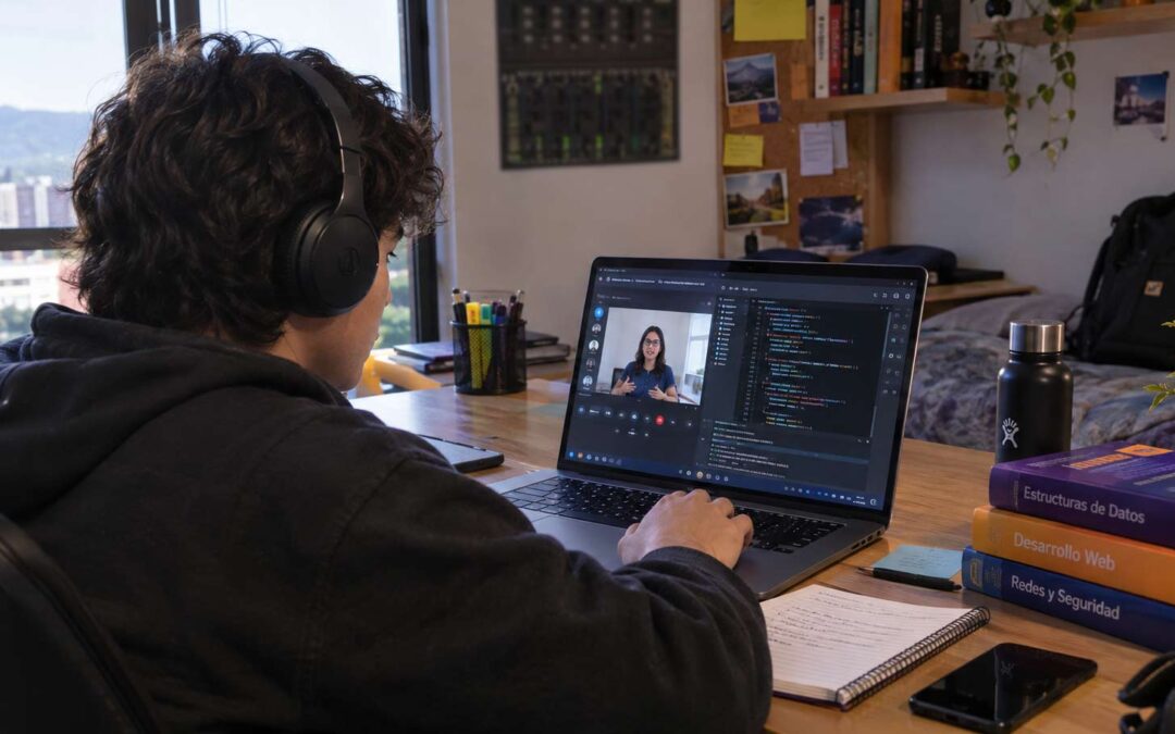 Ingeniería de Sistemas UNAB refuerza su plan de estudios en modalidades presencial y virtual