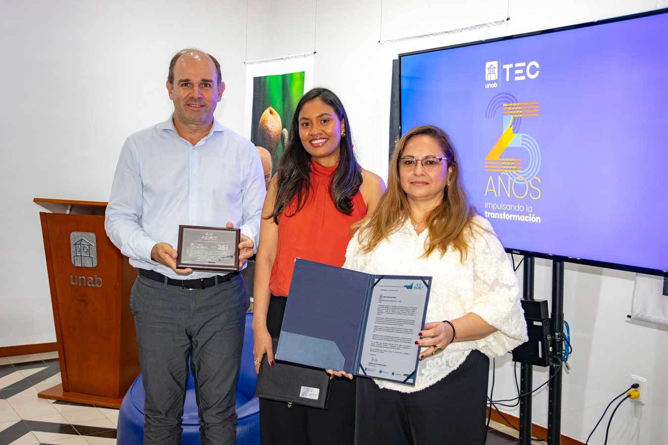 UNAB Tec celebra 25 años impulsando la formación de ciclo corto con calidad